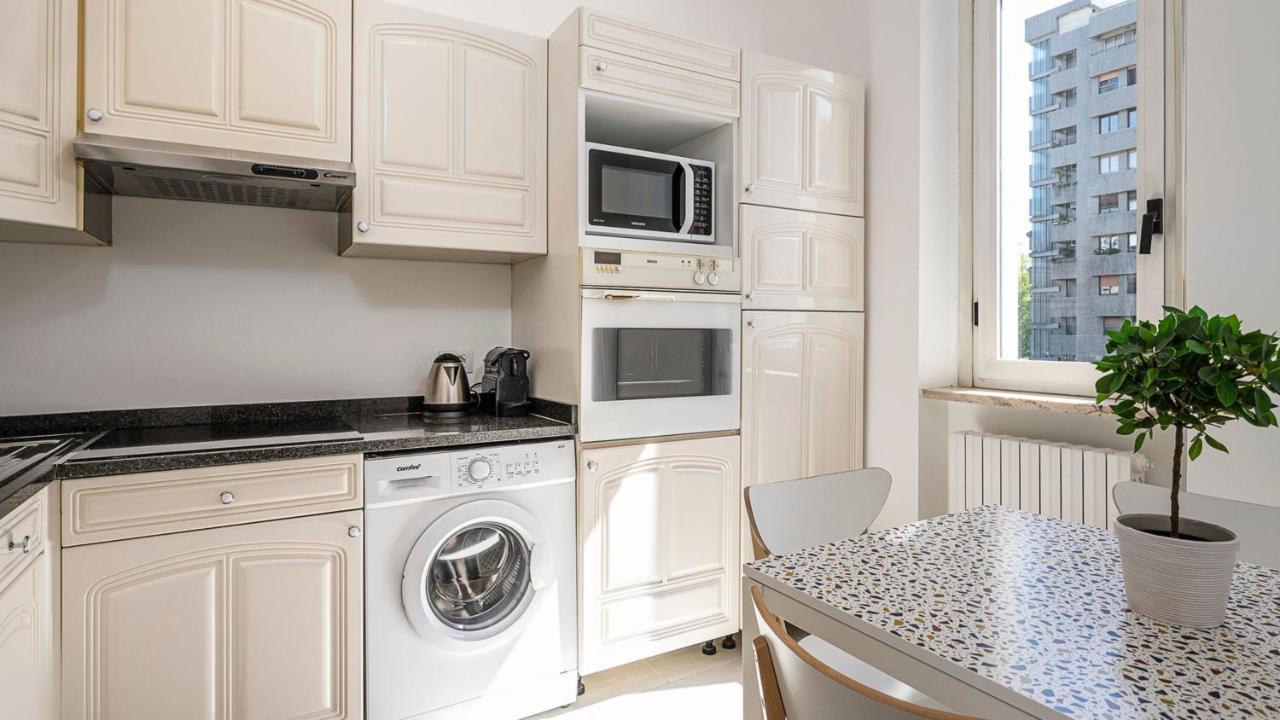 "Gold Fashion" - Residenza Duomo Citylife Apartment Милано Екстериор снимка